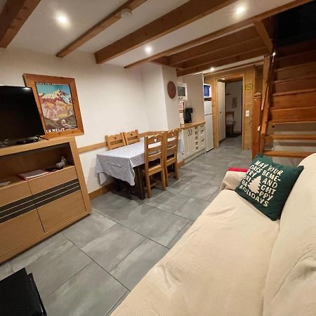 L Alpin Bel Appartement Avec Terrasse Dans Vieille Ferme De Montagne Renovee Les Orres Luaran gambar