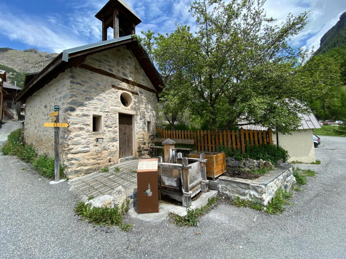 L Alpin Bel Appartement Avec Terrasse Dans Vieille Ferme De Montagne Renovee Les Orres Luaran gambar