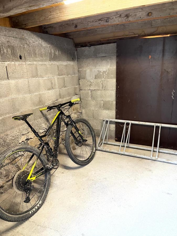 L Alpin Bel Appartement Avec Terrasse Dans Vieille Ferme De Montagne Renovee Les Orres Luaran gambar